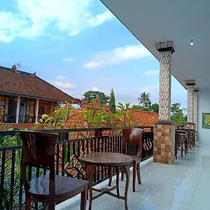 Roy Pensión Canggu