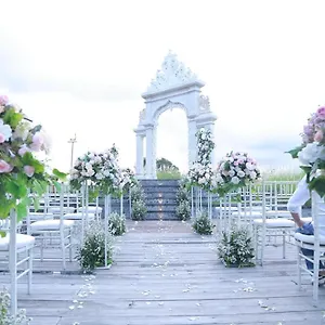 Giri Bhagawan & Villa Nusa Dua (Bali)